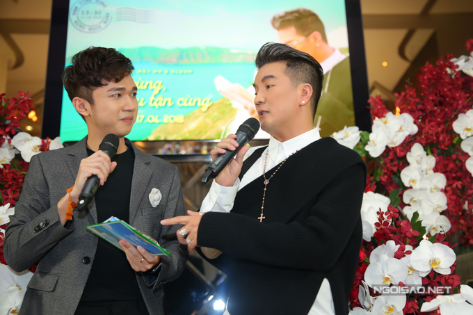 Dương Triệu Vũ chi 100 triệu đồng mua album mới của Đàm Vĩnh Hưng